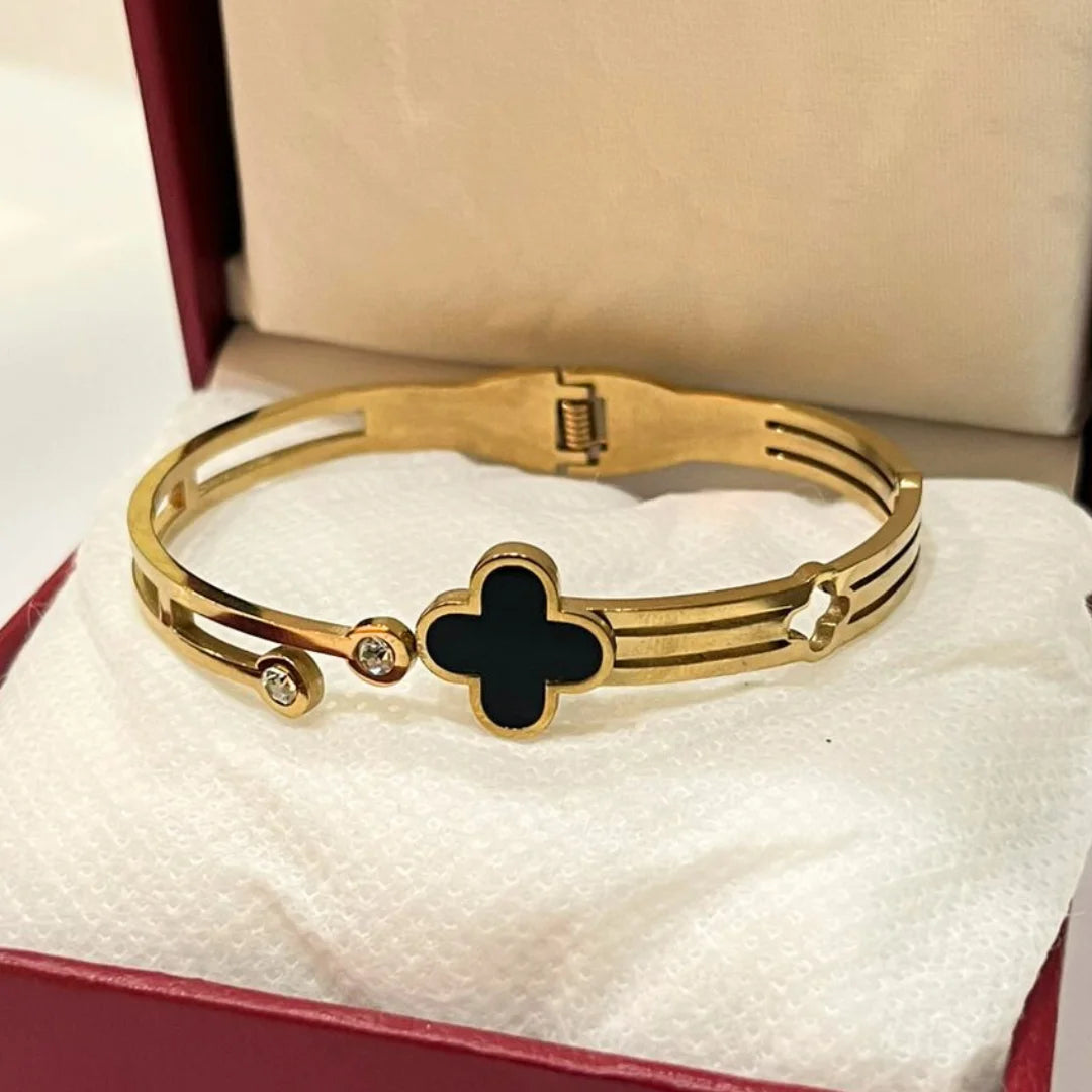 Black Four leaf Bangle | Waterproof & Hypoallergenic Jewelry