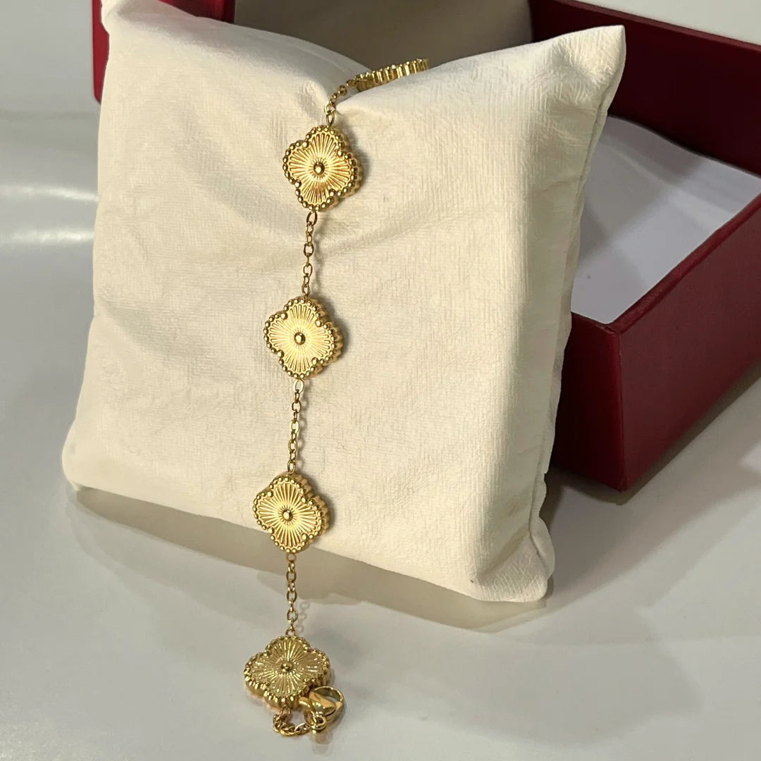 Golden Four Leaf Bracelet – Elegant Floral Design for Women