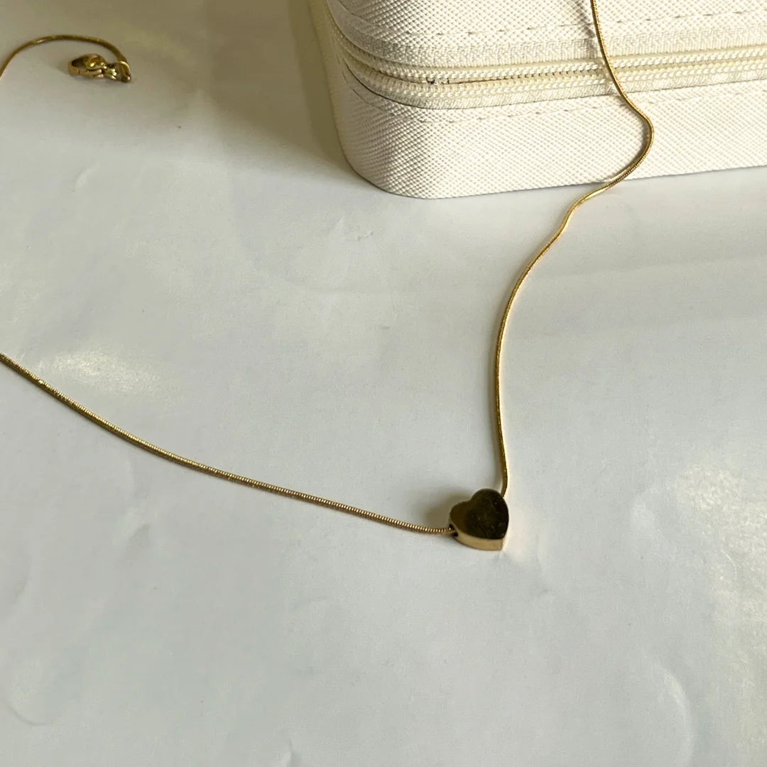 Minimal Heart Pendant – Heart Necklace for Women